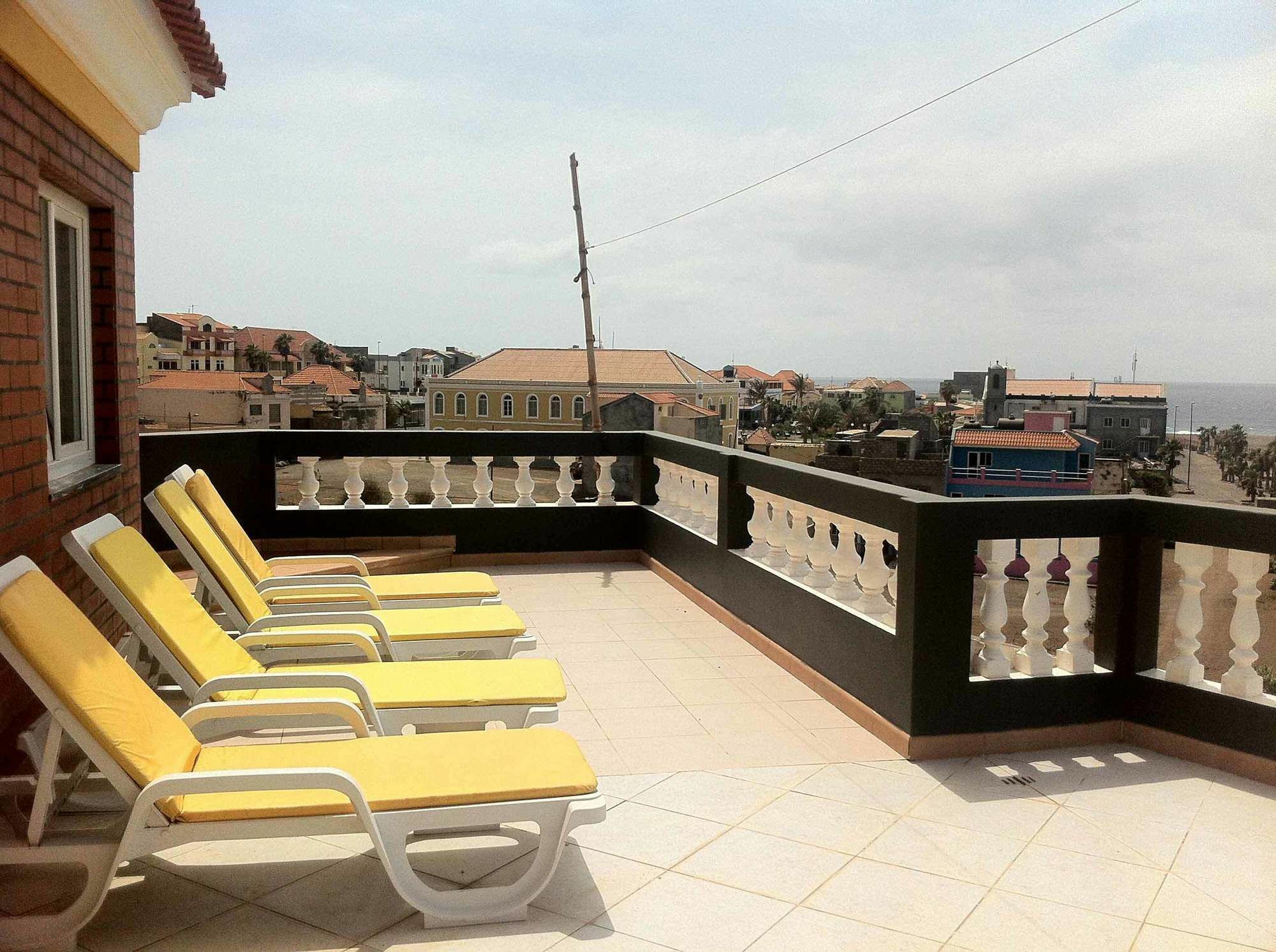 Residencial Sol Point Art Bed & Breakfast Ponta Do Sol Luaran gambar